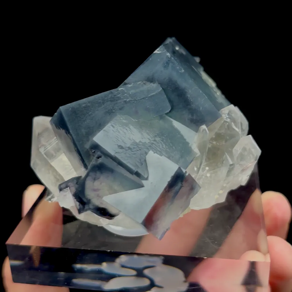 Natural Blue Fluorite and Quartz Mineral Specimen,High Quality Specimen,YAO GANG XIAN,HUNAN,CHINA(87*70*52mm) - image 2