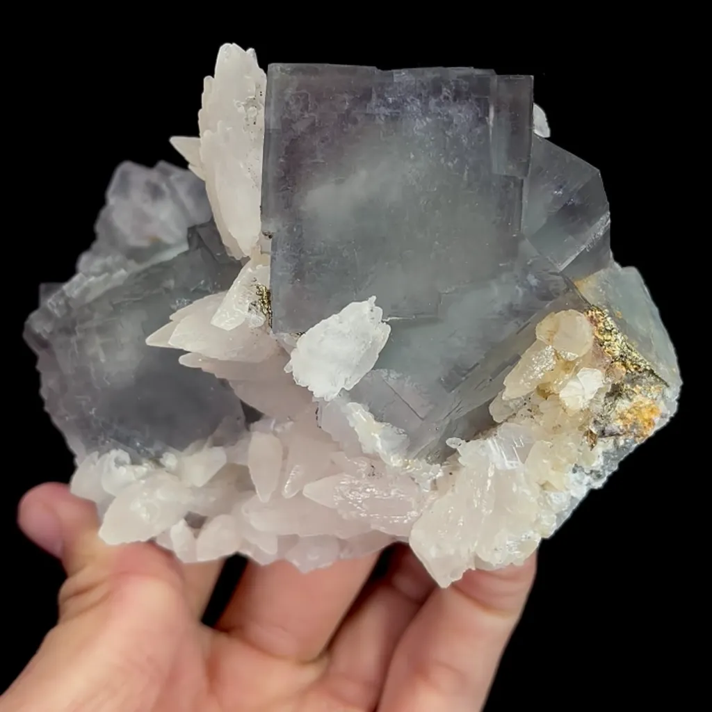 Natural Blue Fluorite and Quartz, Mineral Specimen:Manaoshan,Hunan (105*80*70MM) - image 4