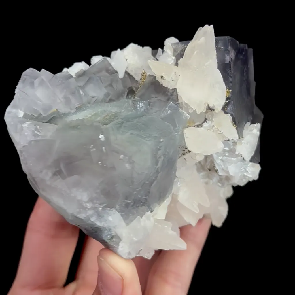 Natural Blue Fluorite and Quartz, Mineral Specimen:Manaoshan,Hunan (105*80*70MM) - image 3