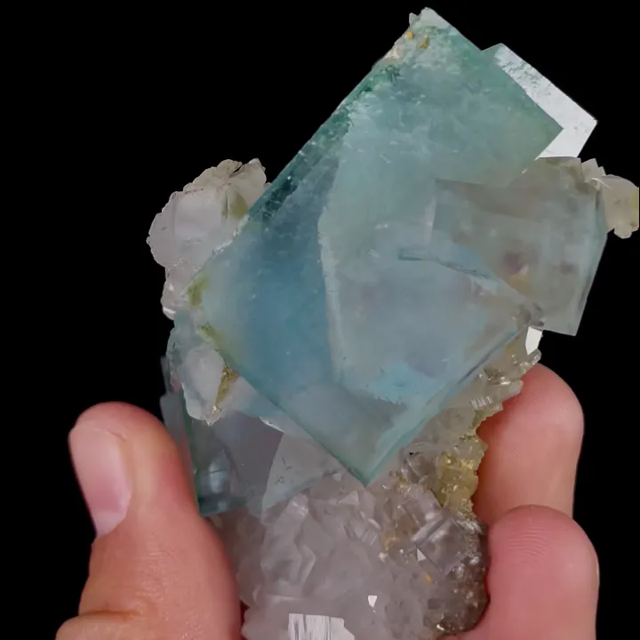 Natural Blue Fluorite and Quartz, Mineral Specimen:Yaogangxian,Hunan (65*40*45MM) - image 4