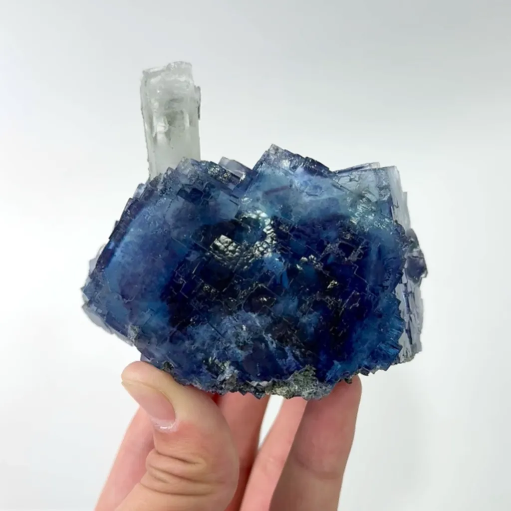 Natural Blue Fluorite and Quartz, Mineral Specimen:Yaogangxian,Hunan (90*75*55MM) image