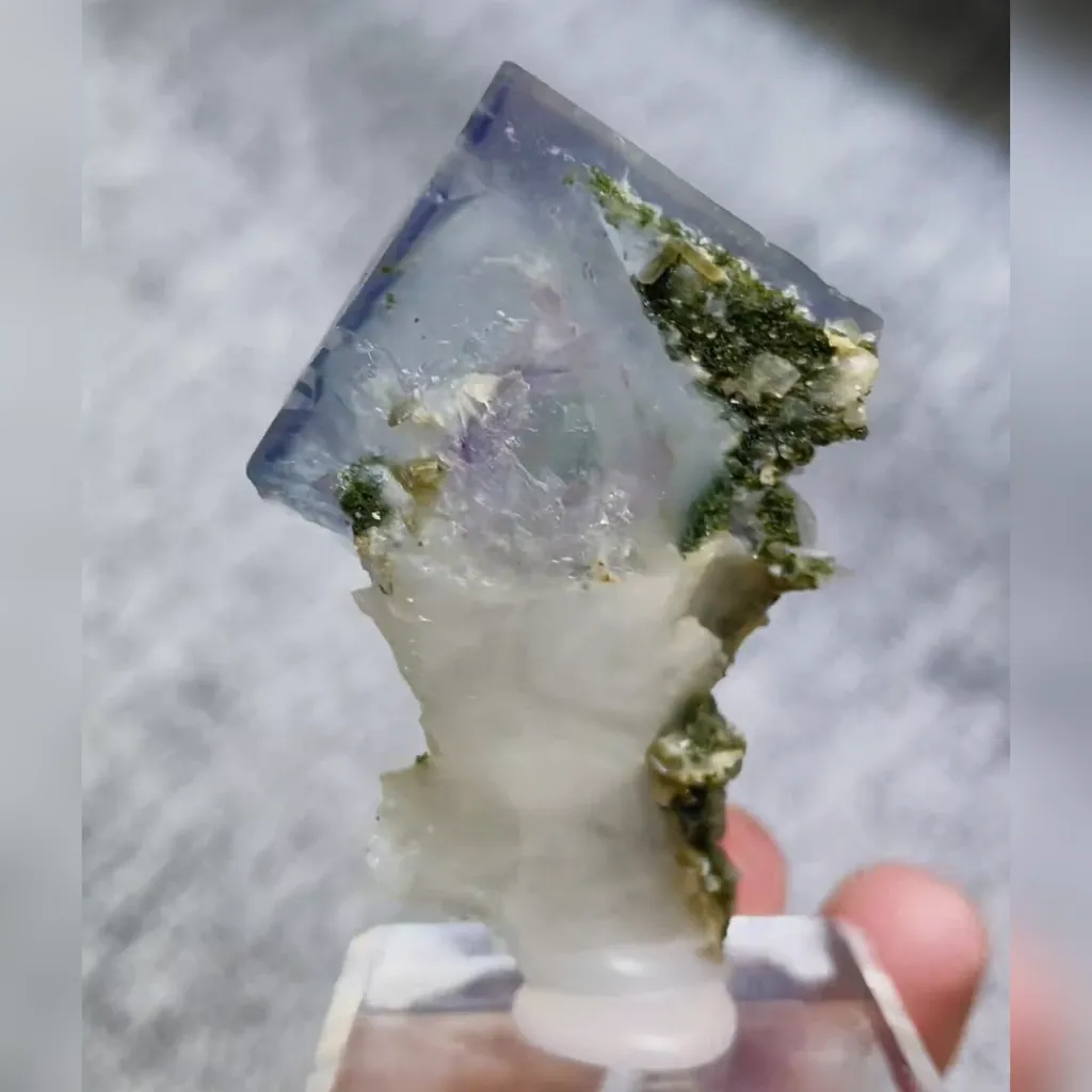 Natural Blue Fluorite and Quartz Symbiosis comes from Yaogangxian,Hunan 35*50*20MM - image 3