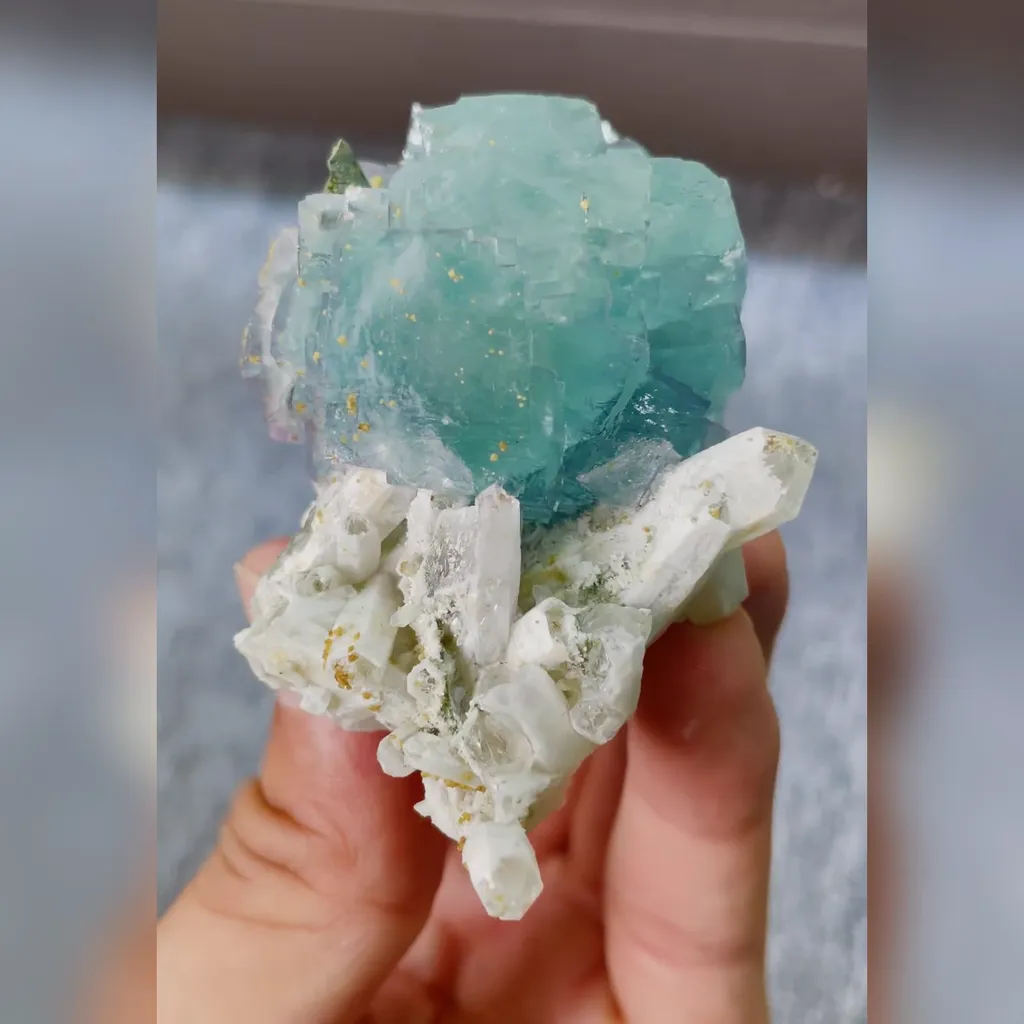 Natural Blue Fluorite and Quartz Symbiosis comes from Yaogangxian,Hunan 40*70*35MM - image 3