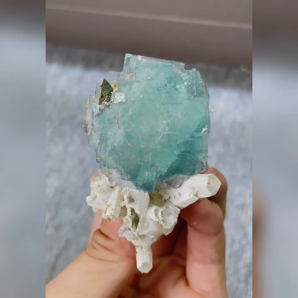 Natural Blue Fluorite and Quartz Symbiosis comes from Yaogangxian,Hunan 40*70*35MM image