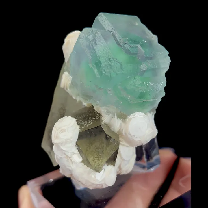Natural Blue Fluorite and Quartz Tower, Mineral Specimen:Yaogangxian,Hunan (60*35*65MM) image