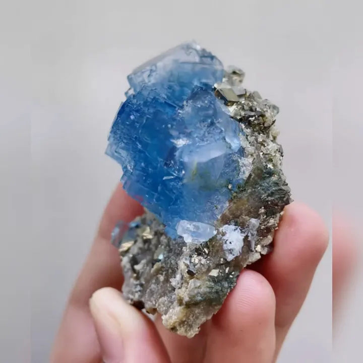Natural Blue Fluorite & Arsenopyrite, Mineral Specimen: Yaogangxian,Hunan (50*60*35mm) - image 4