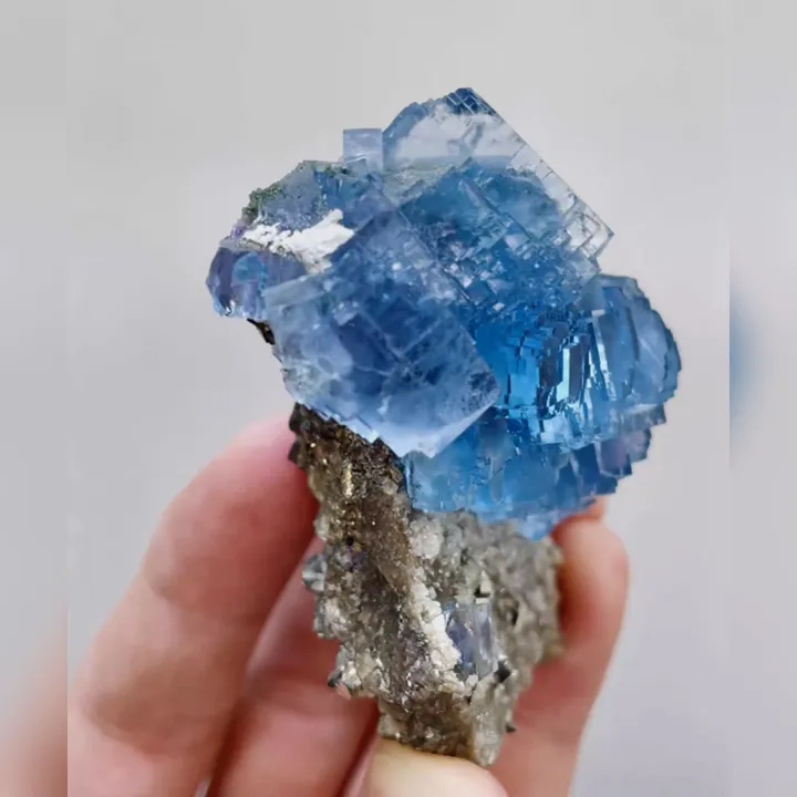 Natural Blue Fluorite & Arsenopyrite, Mineral Specimen: Yaogangxian,Hunan (50*60*35mm) - image 3