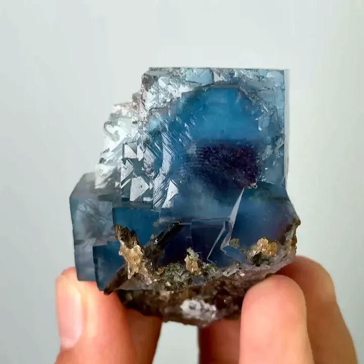Natural Blue Fluorite & Quartz,Mineral Specimen :Yaogangxian,Hunan (40*50*40mm) image