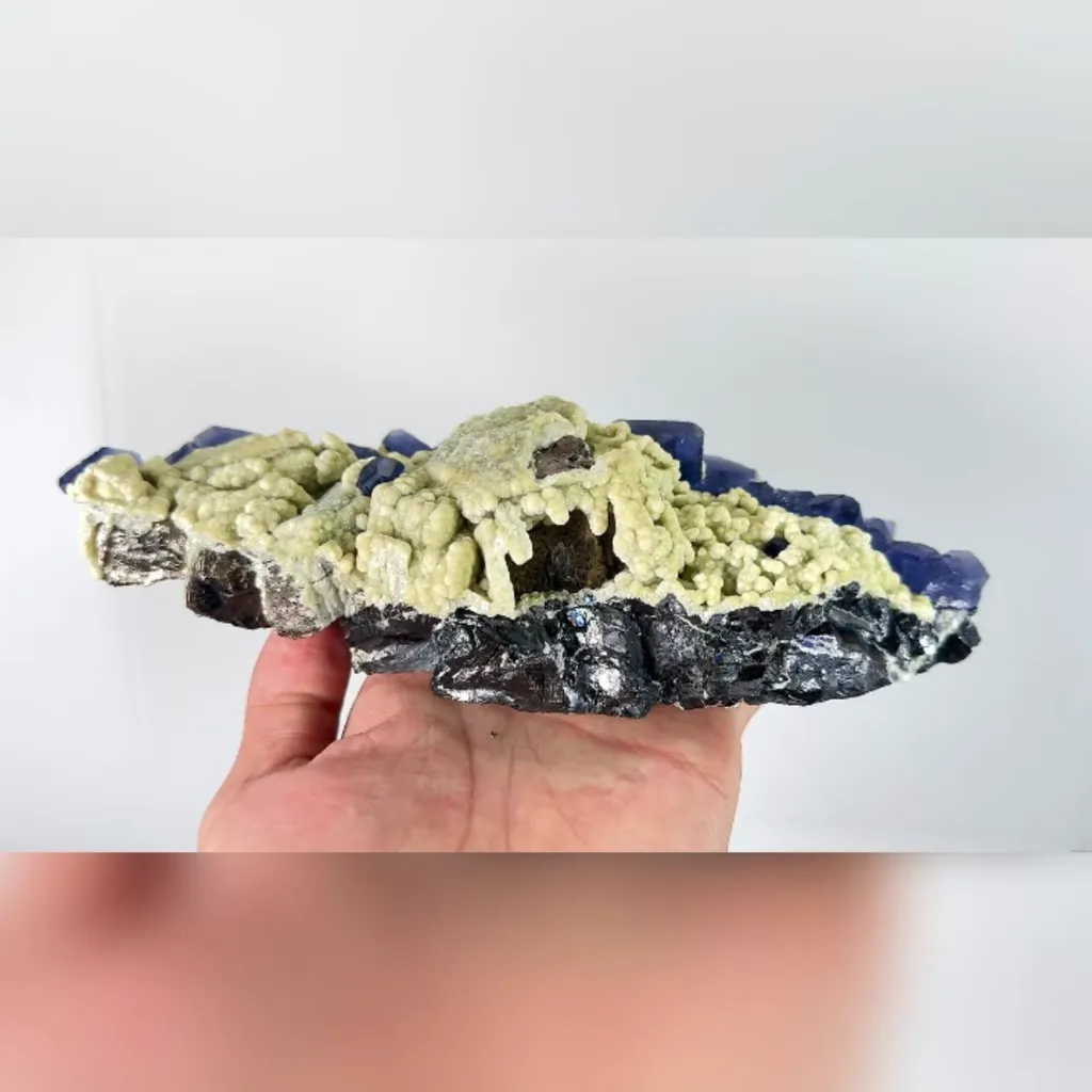 Natural Blue Fluorite with Magnetite and Mica, Mineral Specimen: Inner Mongolia,China (210*125*60MM) - image 3