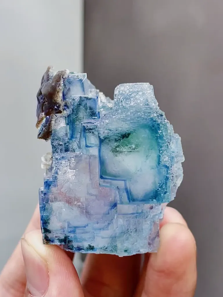 Natural Blue Glassy Fluorite comes from Yaogangxian,Hunan 35*44*50MM image