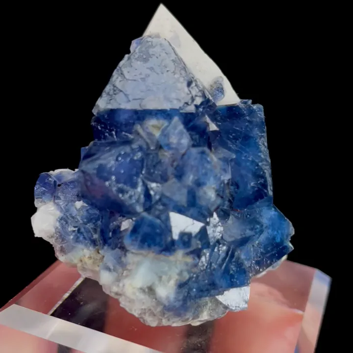 Natural Blue Octahedral Fluorite and Quartz, Mineral Specimen: Inner Mongolia,China (35*30*30MM) - image 3