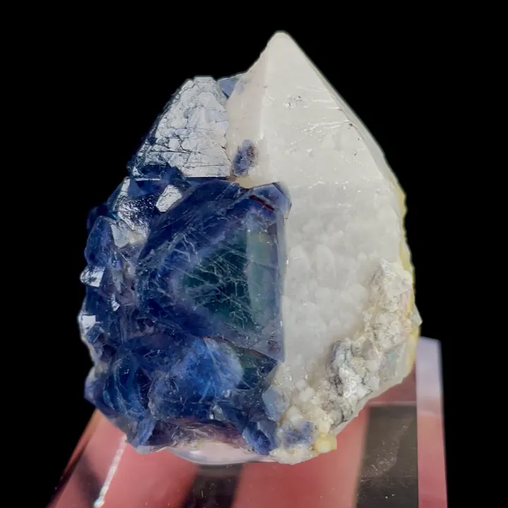 Natural Blue Octahedral Fluorite and Quartz, Mineral Specimen: Inner Mongolia,China (35*30*30MM) image