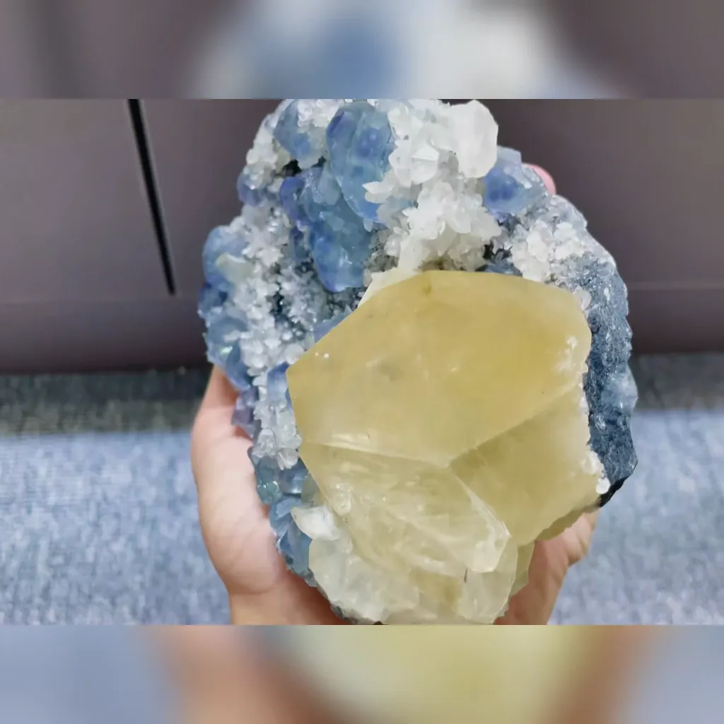 Natural Blue Phantom Fluorite and Calcite Symbiosis comes from Fujian,China 130*95*60MM - image 2