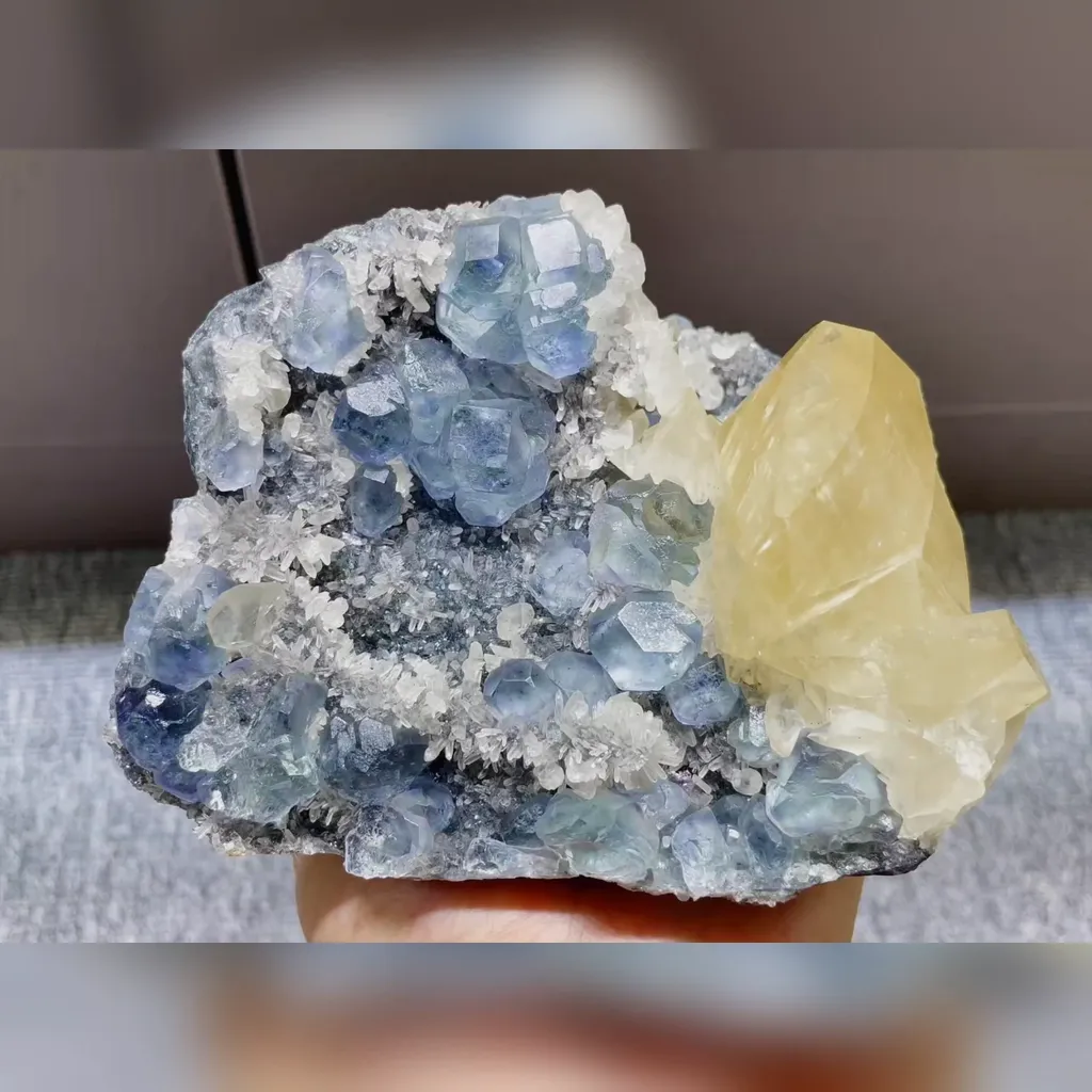 Natural Blue Phantom Fluorite and Calcite Symbiosis comes from Fujian,China 130*95*60MM image