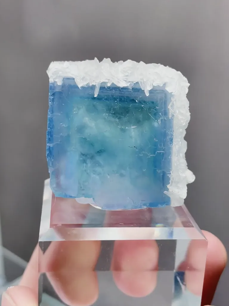 Natural Blue Phantom Fluorite and Flaky Calcite coexist comes from Yaogangxian,Hunan 35*30*25MM - image 2