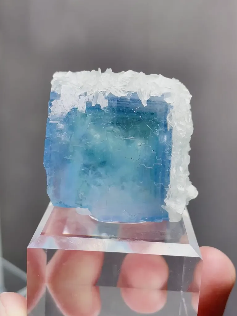 Natural Blue Phantom Fluorite and Flaky Calcite coexist comes from Yaogangxian,Hunan 35*30*25MM - image 3