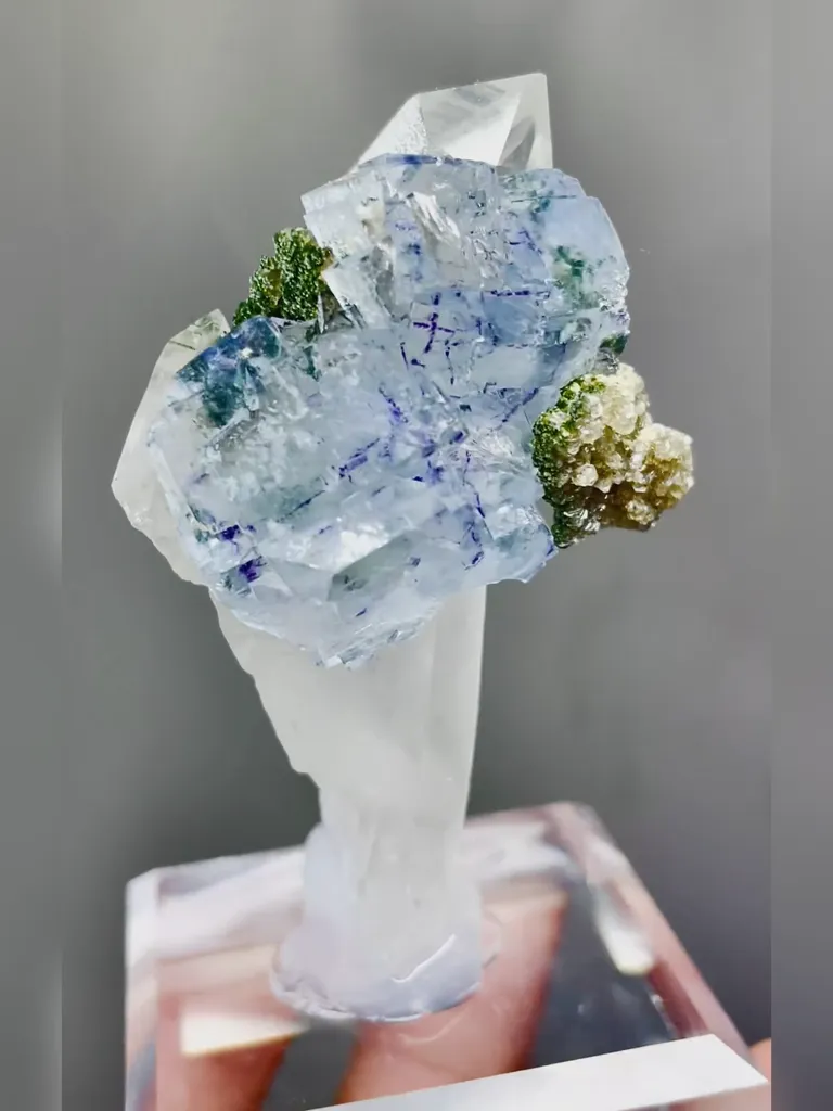 Natural Blue Phantom Fluorite and Quartz coexist comes from Yaogangxian,Hunan 35*30*55MM - image 2