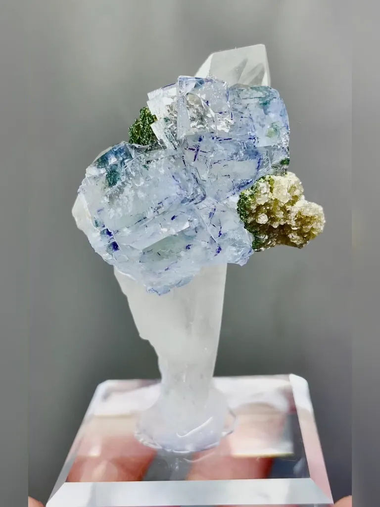 Natural Blue Phantom Fluorite and Quartz coexist comes from Yaogangxian,Hunan 35*30*55MM image