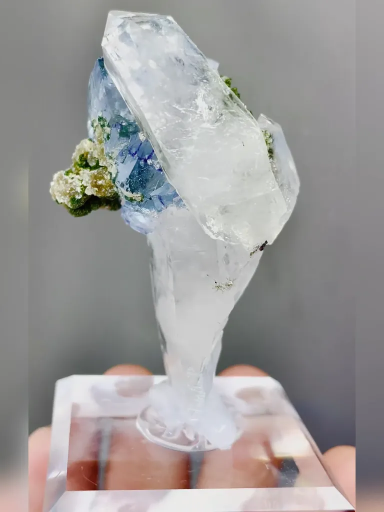 Natural Blue Phantom Fluorite and Quartz coexist comes from Yaogangxian,Hunan 35*30*55MM - image 5