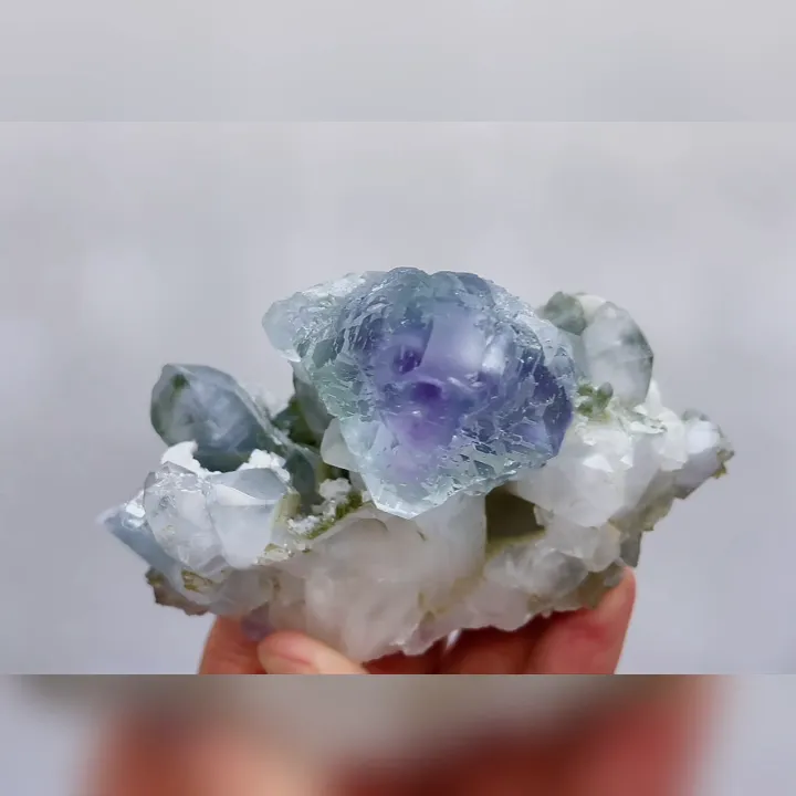 Natural Blue Phantom Fluorite and Quartz Symbiosis comes from Yaogangxian,Hunan 100*70*45MM - image 3