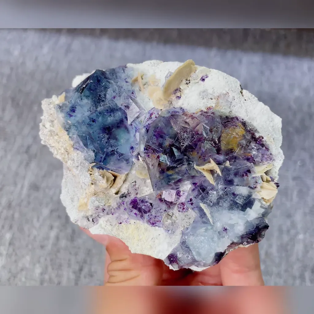 Natural Blue Phantom Fluorite and Siderite Symbiosis comes from Yindu,Inner Mongolia 90*70*35MM - image 3