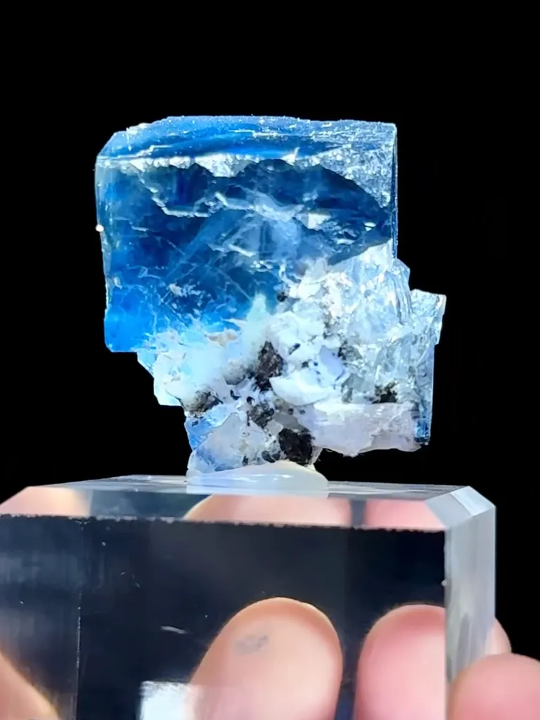 Natural Blue Phantom Fluorite comes from Xianghualing,Hunan 30*20*30MM - image 4