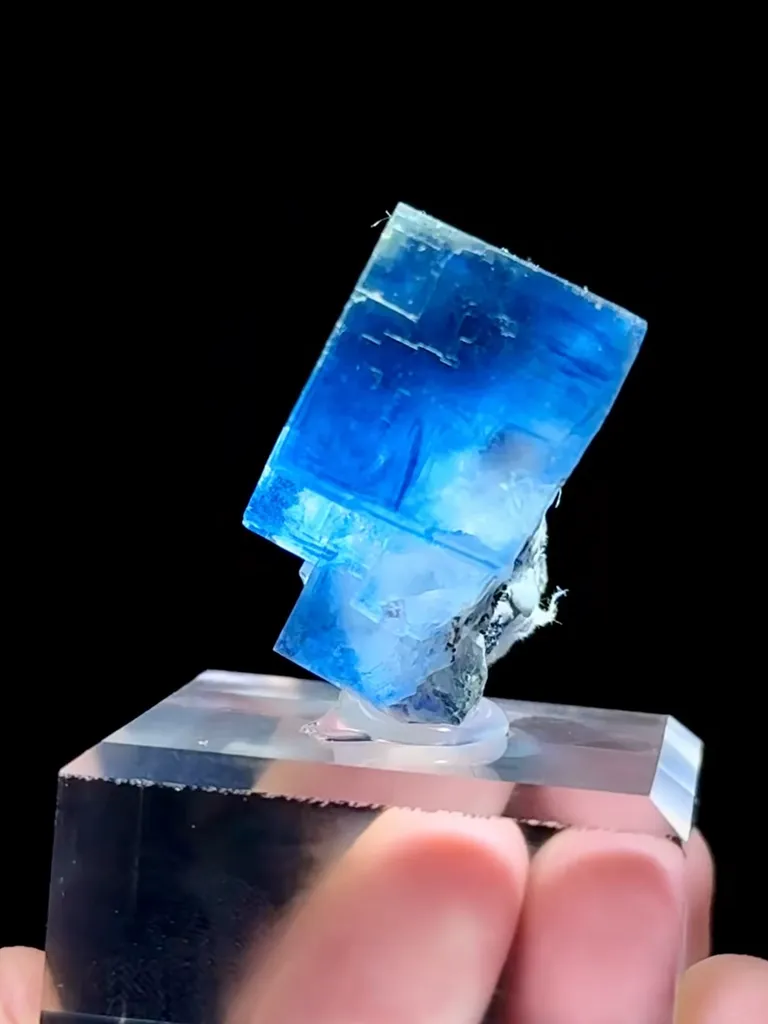 Natural Blue Phantom Fluorite comes from Xianghualing,Hunan 30*20*30MM - image 3