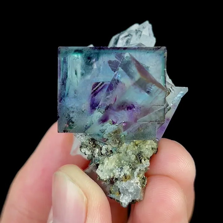 Natural Blue Purple Cubic Fluorite and Quartz, Mineral Specimen:Yaogangxian,Hunan (25*40*30MM) image
