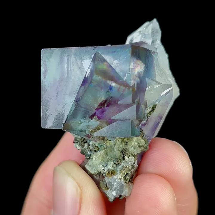 Natural Blue Purple Cubic Fluorite and Quartz, Mineral Specimen:Yaogangxian,Hunan (25*40*30MM) - image 2