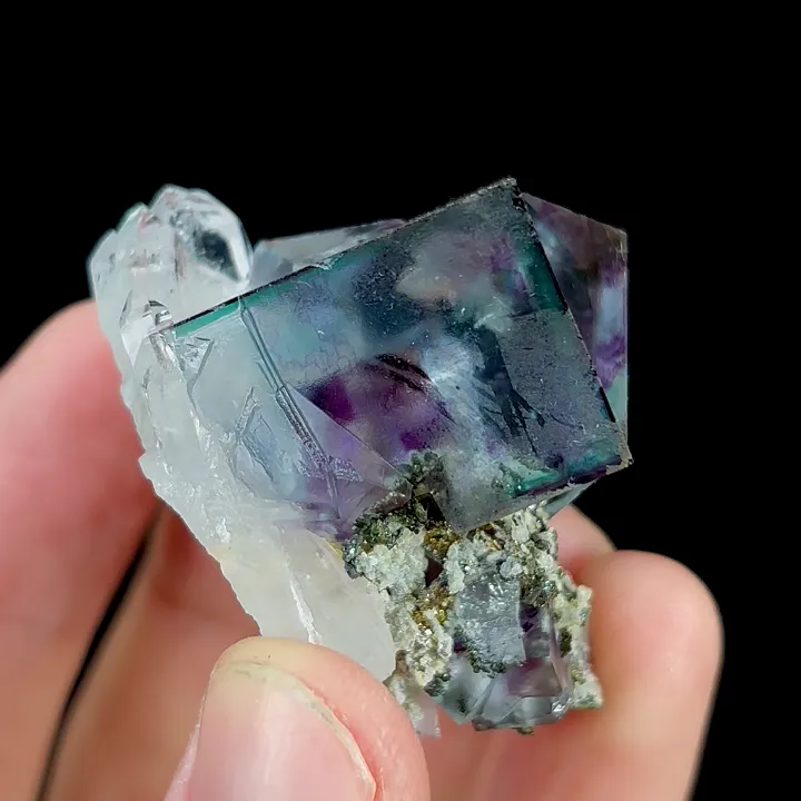Natural Blue Purple Cubic Fluorite and Quartz, Mineral Specimen:Yaogangxian,Hunan (25*40*30MM) - image 4