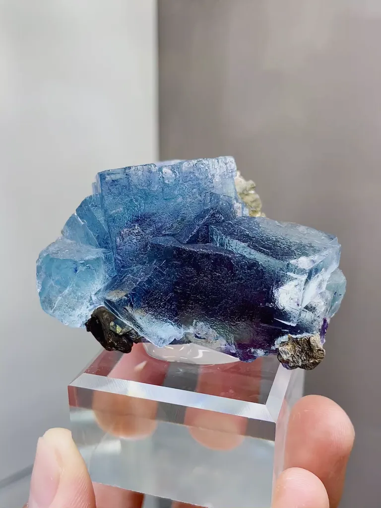 Natural Blue Purple Cubic Fluorite comes from Yindu,Inner Mongolia 55*35*30MM image