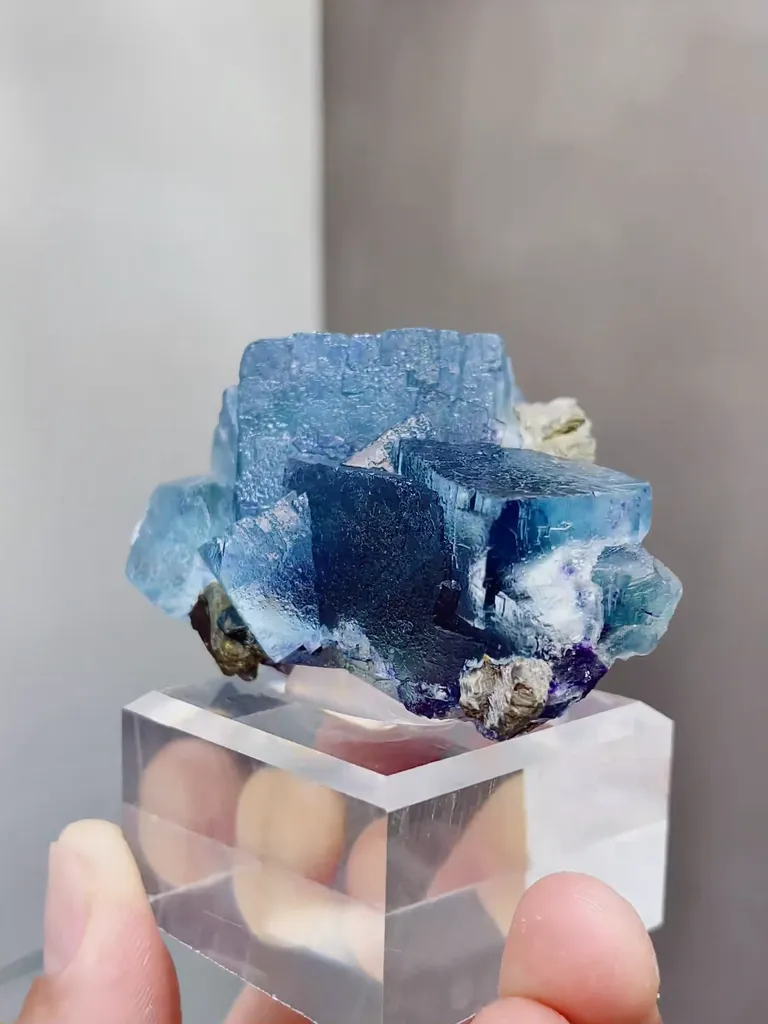 Natural Blue Purple Cubic Fluorite comes from Yindu,Inner Mongolia 55*35*30MM - image 2