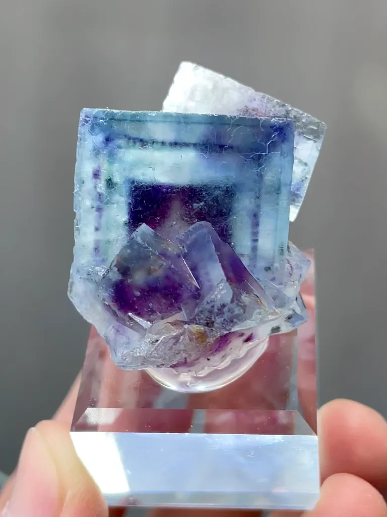 Natural Blue Purple Cubic Phantom Fluorite comes from Yindu,Neimenggu 25*35*20MM image
