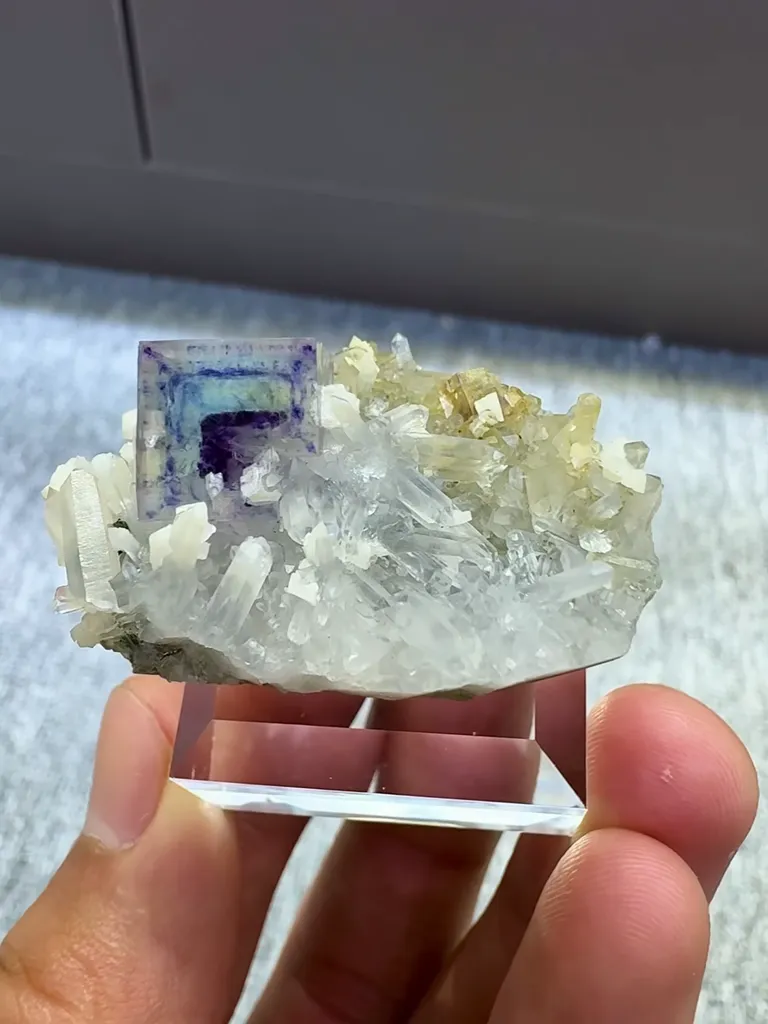 Natural Blue Purple Phantom Fluorite  and Crystal Coexist comes from Yaogangxian,Hunan 35*25*15MM - image 4