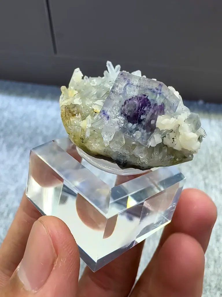 Natural Blue Purple Phantom Fluorite  and Crystal Coexist comes from Yaogangxian,Hunan 35*25*15MM - image 2