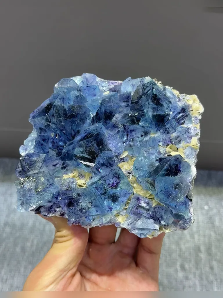 Natural Blue Purple Phantom Fluorite and Dolomite coexist comes from Yindu,Neimenggu 110*100*40MM image