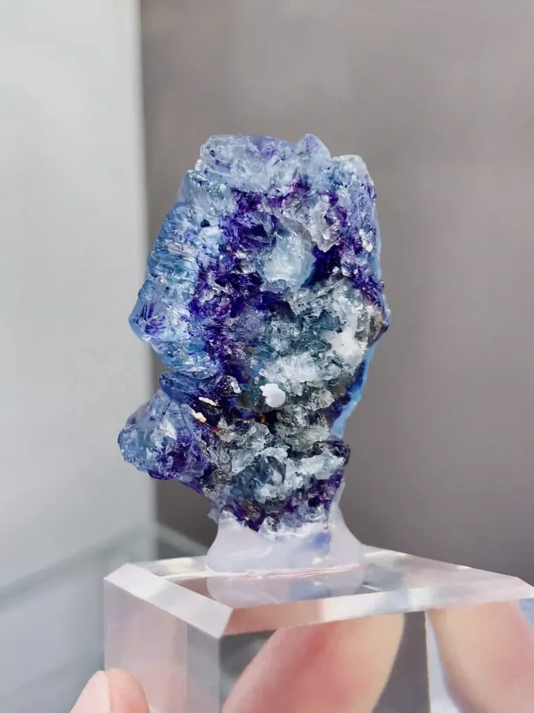 Natural Blue Purple Phantom Fluorite and Mica coexist comes from Yindu,Inner Mongolia 30*25*50MM - image 4