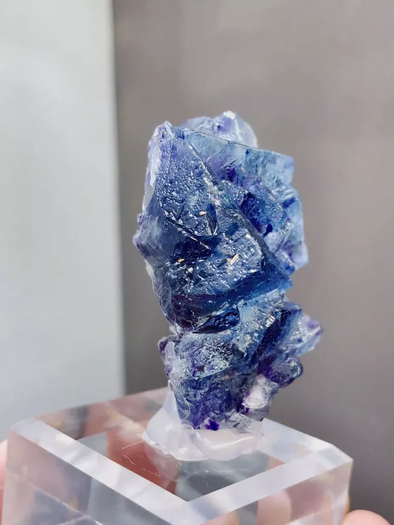 Natural Blue Purple Phantom Fluorite and Mica coexist comes from Yindu,Inner Mongolia 30*25*50MM - image 2