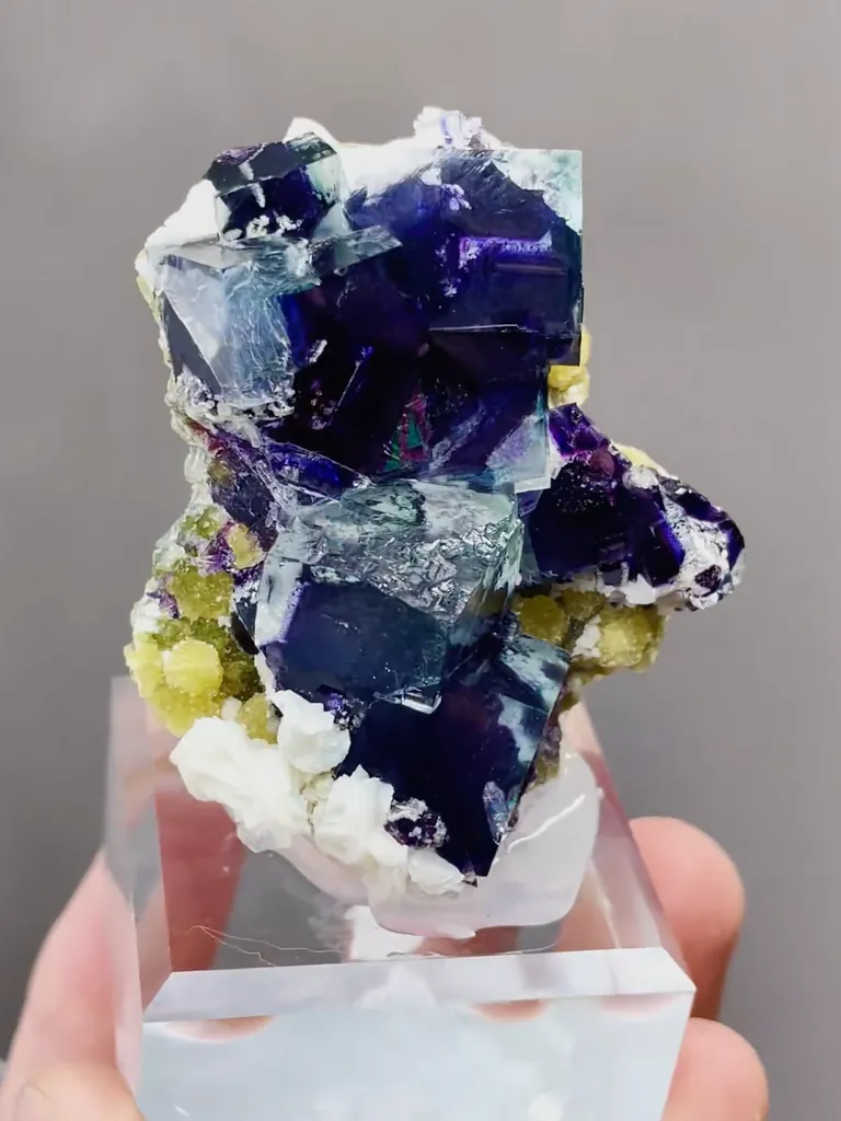 Natural Blue Purple Phantom Fluorite coexists with Mica comes from Yindu,Inner Mongolia 45*30*50MM - image 3