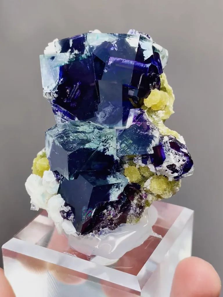Natural Blue Purple Phantom Fluorite coexists with Mica comes from Yindu,Inner Mongolia 45*30*50MM - image 4