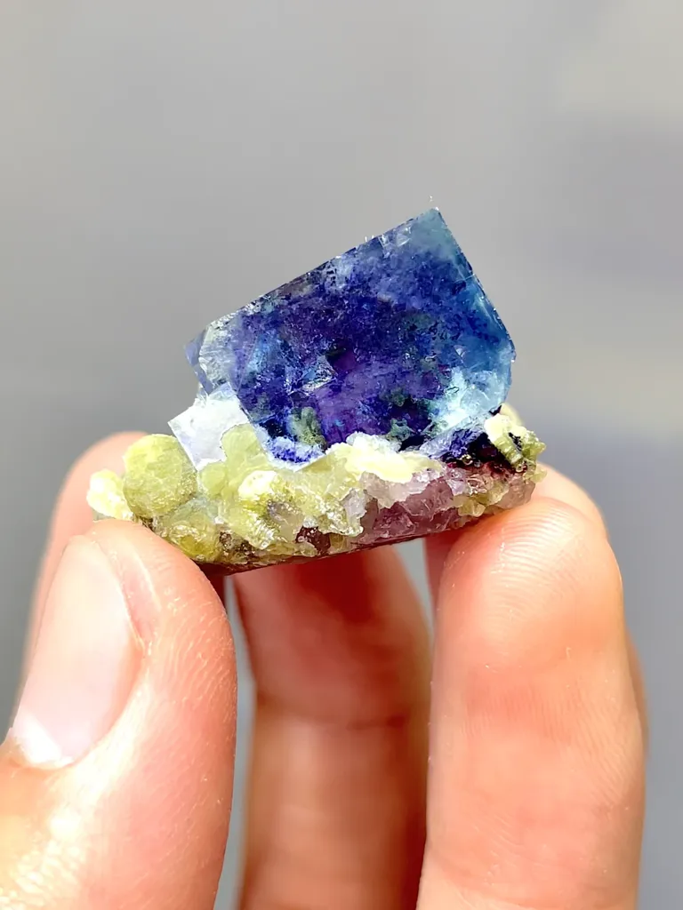 Natural Blue Purple Phantom Fluorite coexists with Mica comes from Yindu,Neimenggu 25*25*15MM - image 3