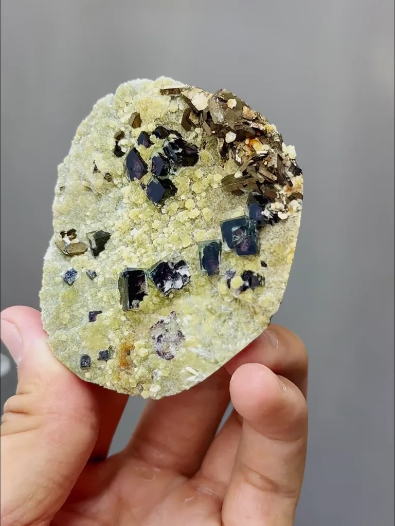 Natural Blue Purple Phantom Fluorite coexists with Mica comes from Yindu,Neimenggu 70*15*60MM - image 4