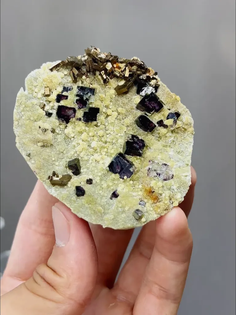 Natural Blue Purple Phantom Fluorite coexists with Mica comes from Yindu,Neimenggu 70*15*60MM - image 3