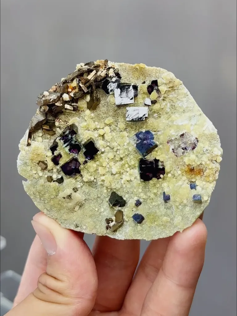 Natural Blue Purple Phantom Fluorite coexists with Mica comes from Yindu,Neimenggu 70*15*60MM image