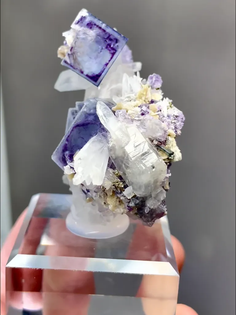 Natural Blue Purple Phantom Fluorite coexists with Quartz comes from Yaogangxian,Hunan 50*50*30MM - image 3