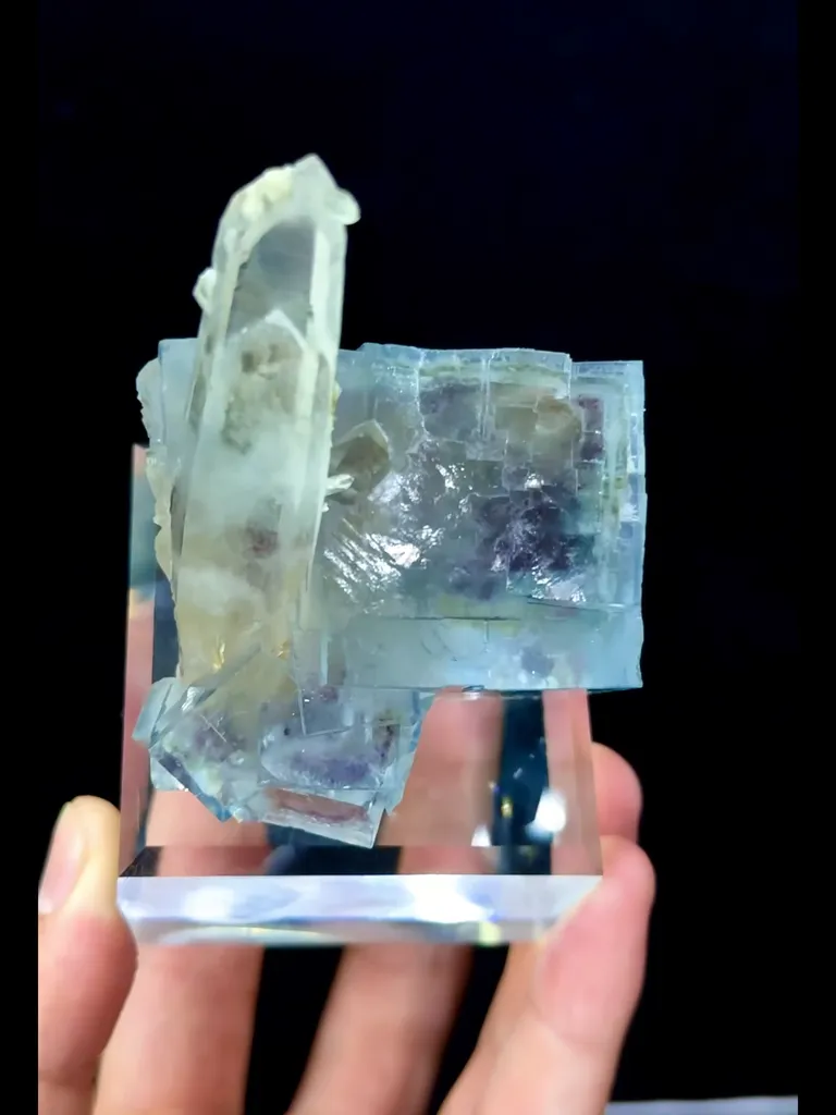 Natural Blue Purple Phantom Fluorite Coexists With Quartz comes from Yaogangxian,Hunan 50*50*70MM - image 2