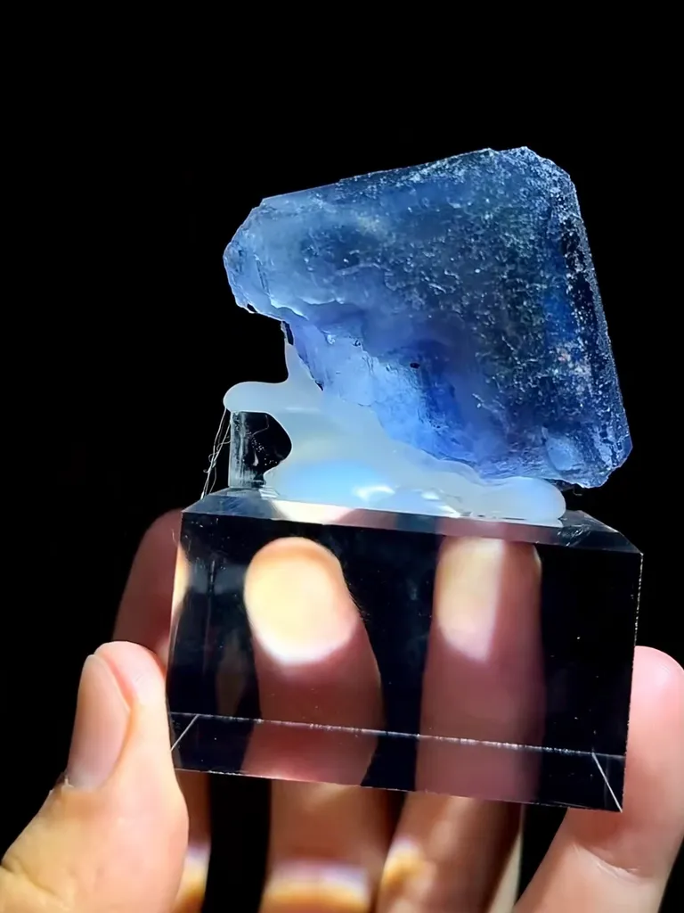 Natural Blue Purple Phantom Fluorite comes from Fujian 45*40*40MM - image 4