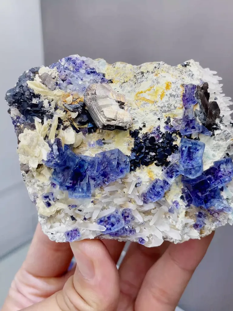 Natural Blue Purple Phantom Fluorite comes from Yindu, Inner Mongolia 80*25*70MM - image 3