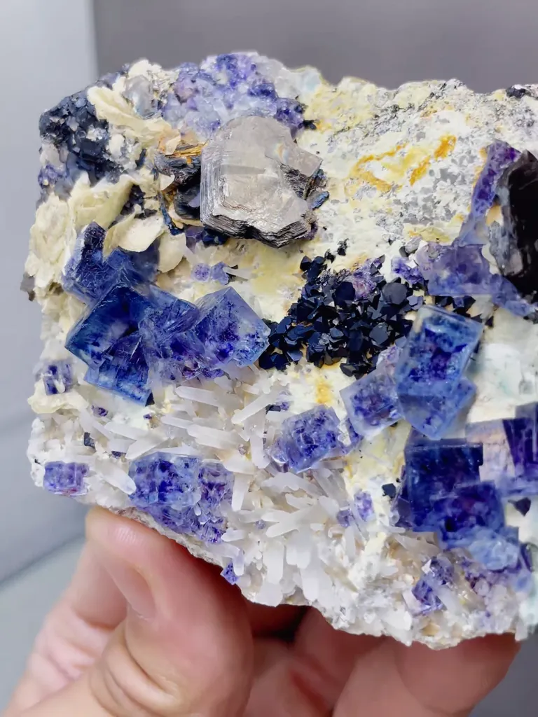 Natural Blue Purple Phantom Fluorite comes from Yindu, Inner Mongolia 80*25*70MM - image 4