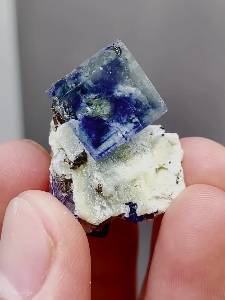 Natural Blue Purple Phantom Fluorite comes from Yindu,Inner Mongolia 15*25*15MM - image 4